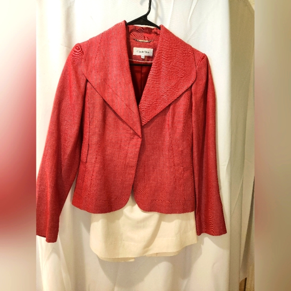 Skirt suit